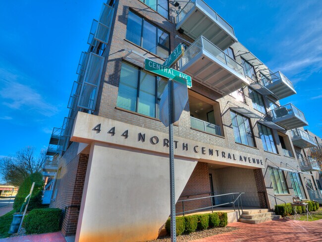 Building Photo - 444 N Central Ave
