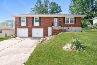 Building Photo - Comfortable 3 Bedroom Home in Independence