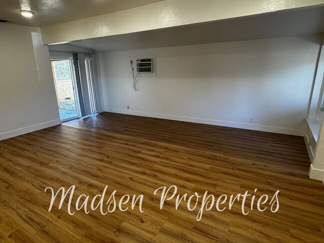Building Photo - 3156 Burdick Rd