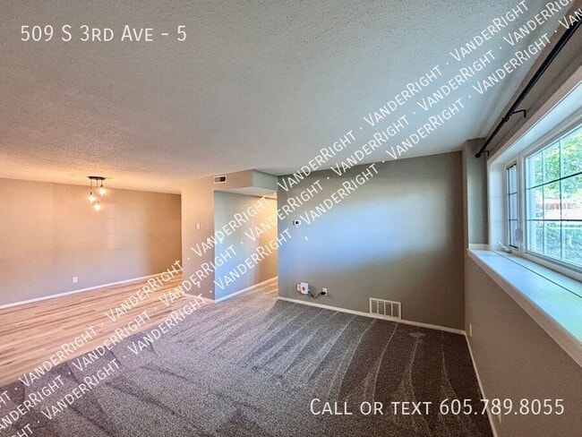 Building Photo - 509 3rd Ave
