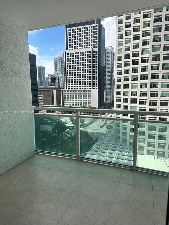 Building Photo - 951 Brickell Ave