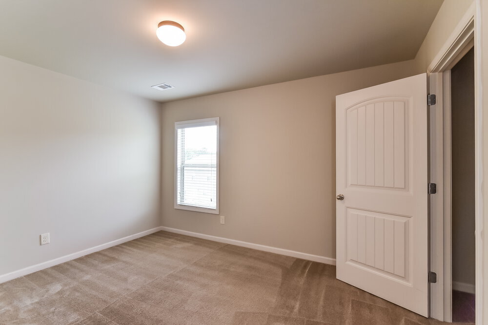 Building Photo - 631 Collingsworth Ln NE