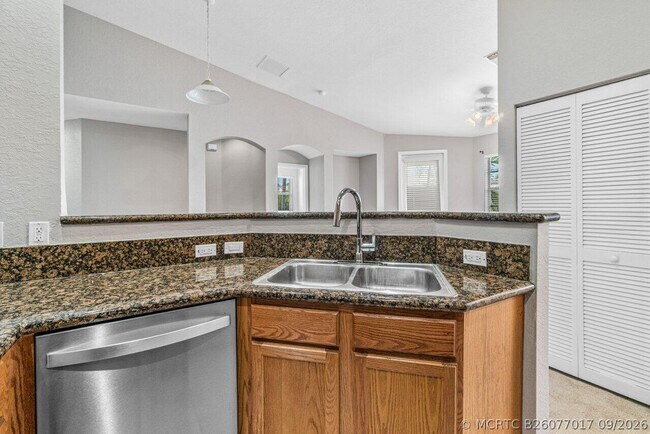 Building Photo - 3097 Laurel Ridge Cir