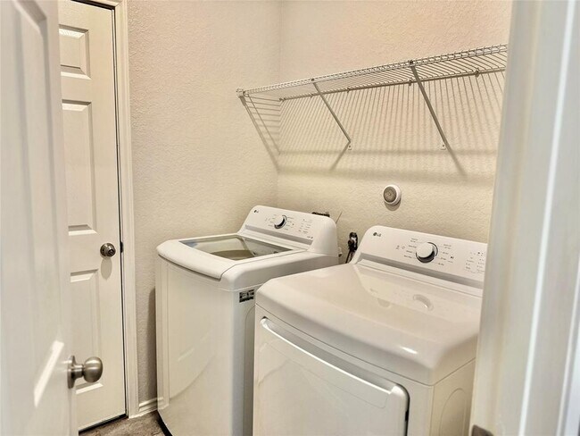 Building Photo - 3111 Red Columbine