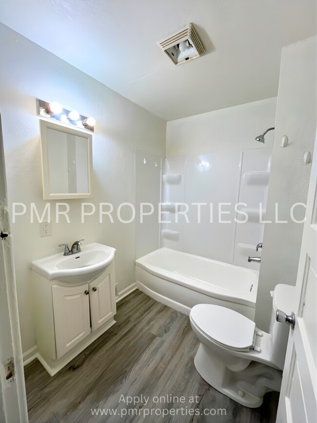 Building Photo - 3026 Pratt Street