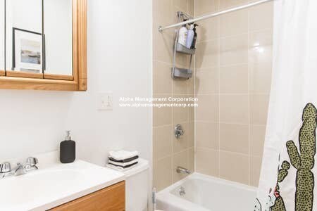 Building Photo - 22 Euston St