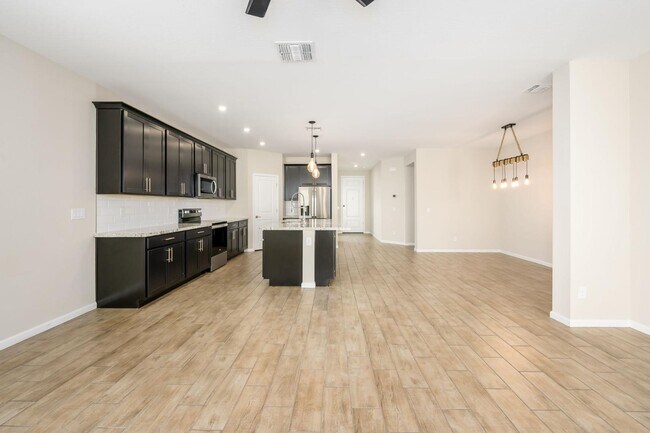 Building Photo - 17716 W Villa Hermosa Ln