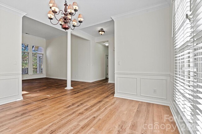 Building Photo - 8937 McDiarmid Ln