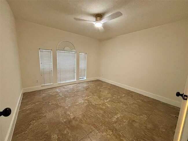Building Photo - 3405 Kleberg Ct
