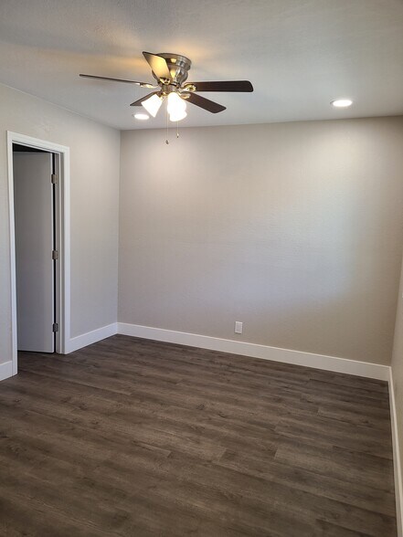 Building Photo - 333 N 16th St