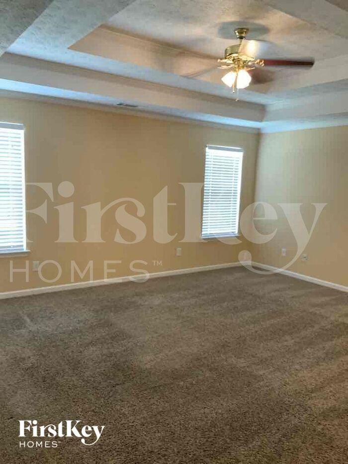 Building Photo - 15 Dairyland Dr
