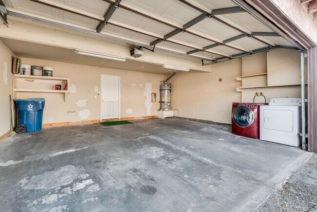 Building Photo - Charming Two-Story Townhome with Private C...