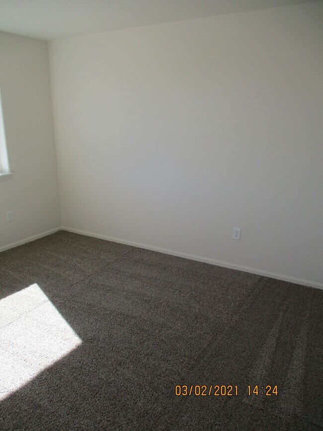 Building Photo - 3 Bed, 2.5 Bath - 2 Story Home in Windsor's Raindance Subdivision!