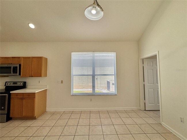 Building Photo - 8029 King Palm Cir