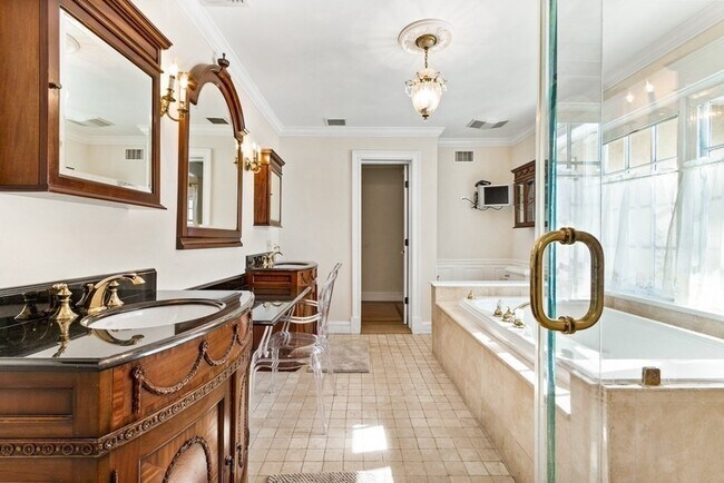 Building Photo - 115 Aspen Ave