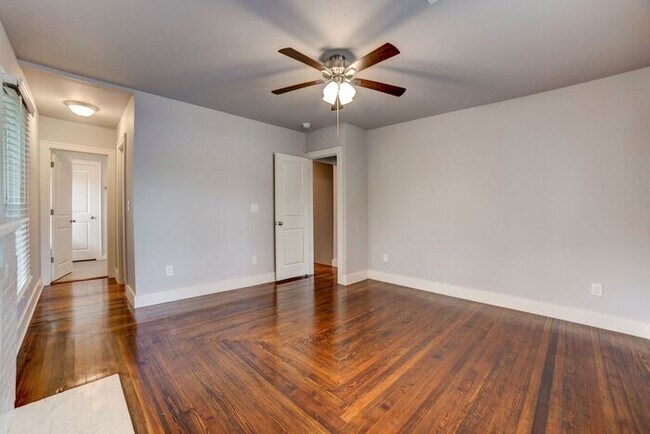 Building Photo - 3/2.5 Dream Home With Lots Of Charm