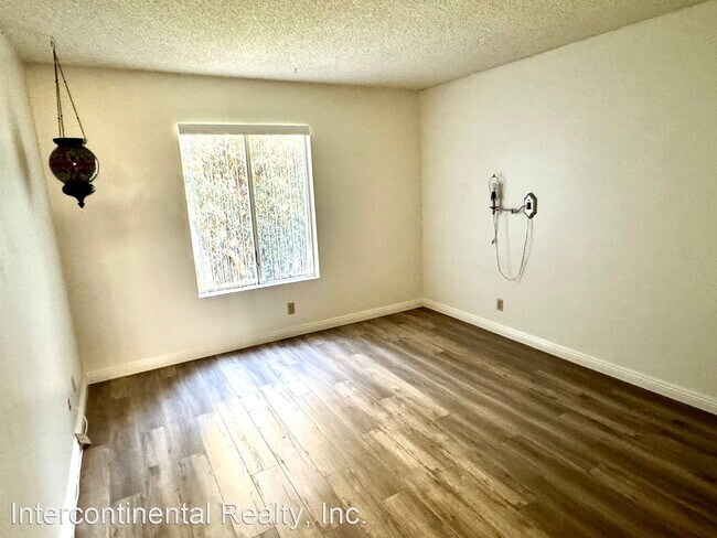 Building Photo - 2 br, 2 bath House - 771 Seneca St. D43