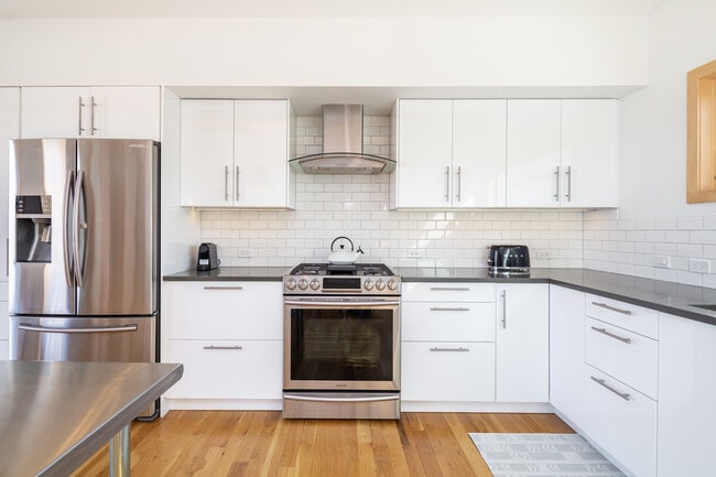 Building Photo - 22 St Mary's Rd