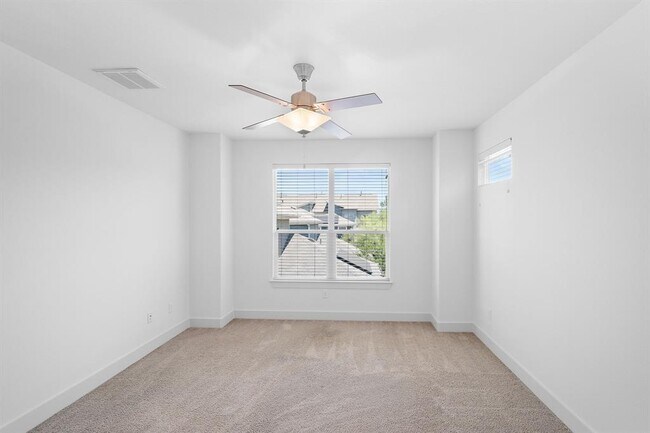 Building Photo - 7208 Bertram Ct