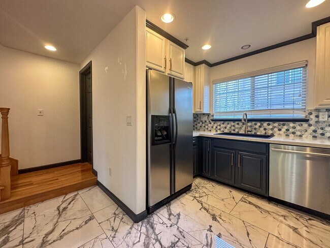 Building Photo - 630 Antioch Terrace