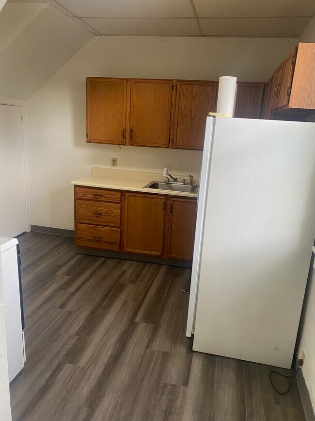 Kitchen - 315 Braeburn Rd