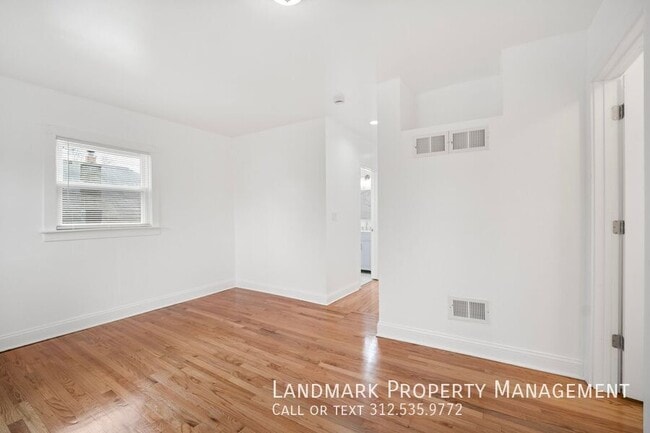 Building Photo - 806 S Taylor Ave