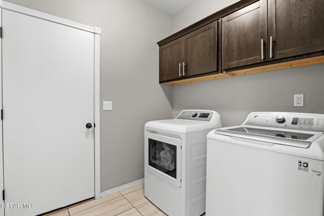 Building Photo - 14365 Jonathan K. Molina Ct