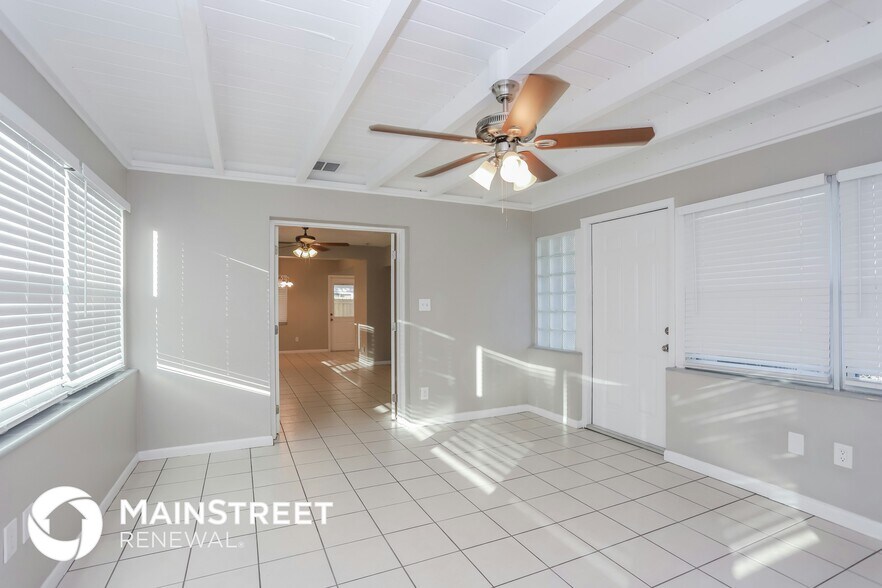 Building Photo - 1301 Farragut Dr N