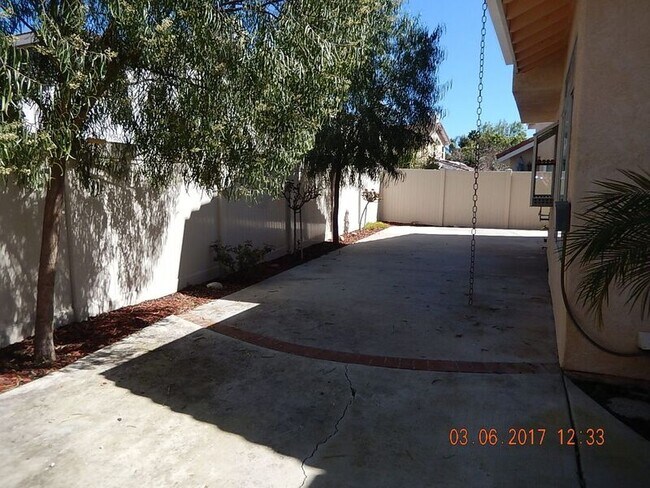 Building Photo - 28720 N Port Ln