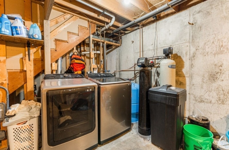 Building Photo - 100 S Lily Lake Rd