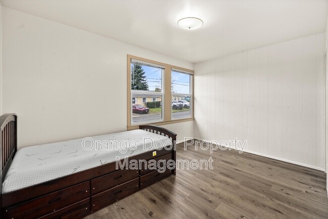 Building Photo - 51 S Arizona Ave