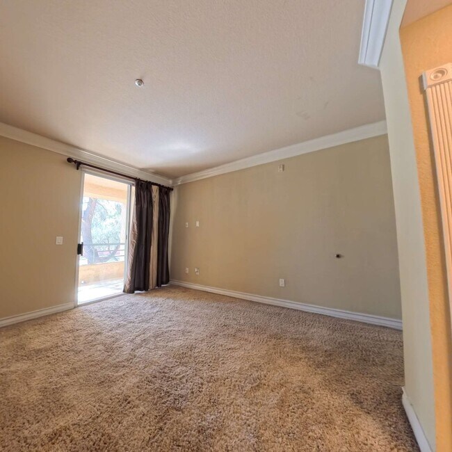 Building Photo - Luxury Mid-Rise | Guard Gated | Underground Garage Area | Resort Style Amenities
