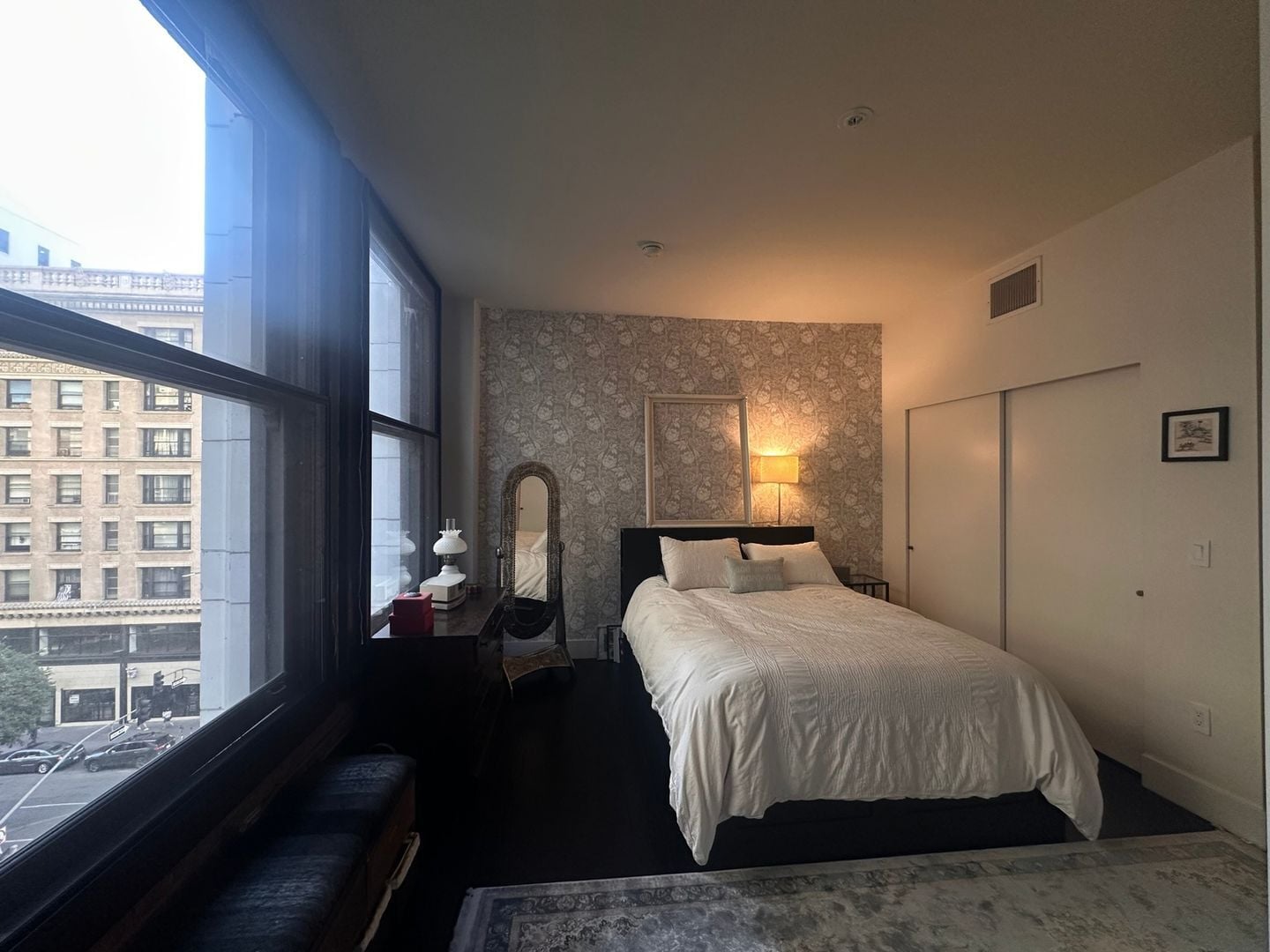 Building Photo - 460 S Spring St