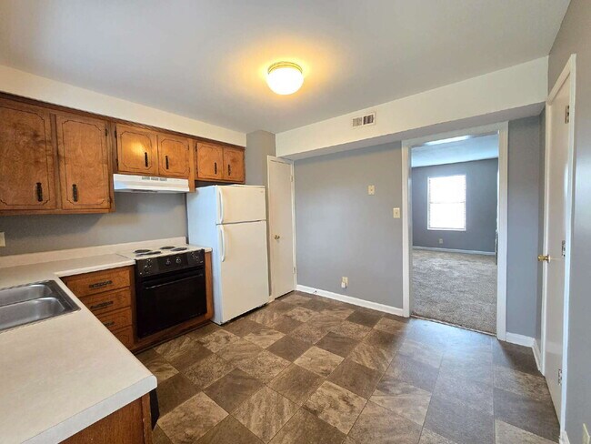 Building Photo - 355-3 PEABODY DR, CLARKSVILLE, TN 37042