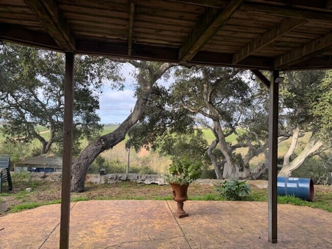 Building Photo - Oak Hills (15425)