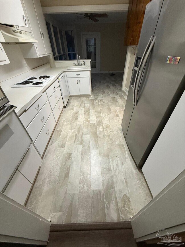 Building Photo - 115 Carolyn Way