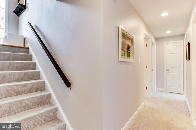 Building Photo - 6519 Engel Dr