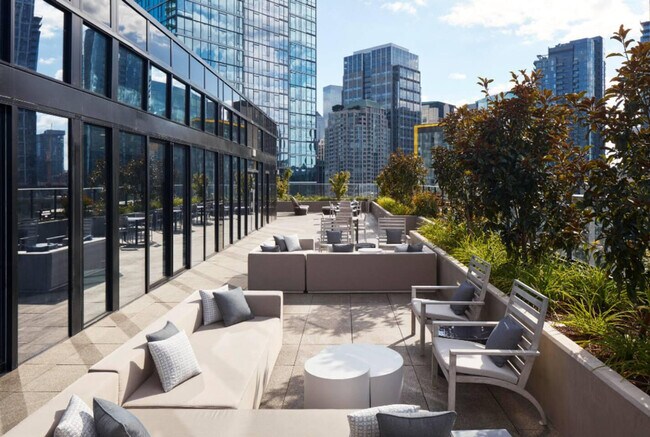 Building Photo - 161 Fairview Ave N