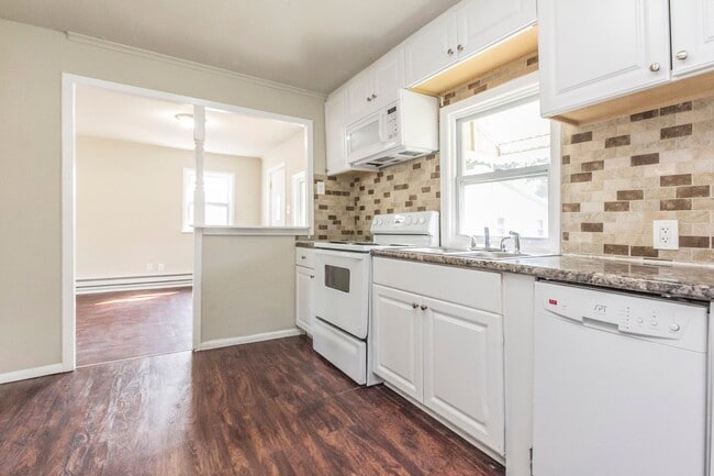 Building Photo - Affordable 1 Bedroom House