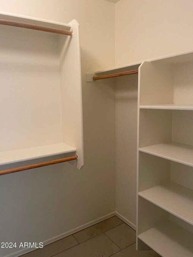 Building Photo - 1333 S 220th Dr