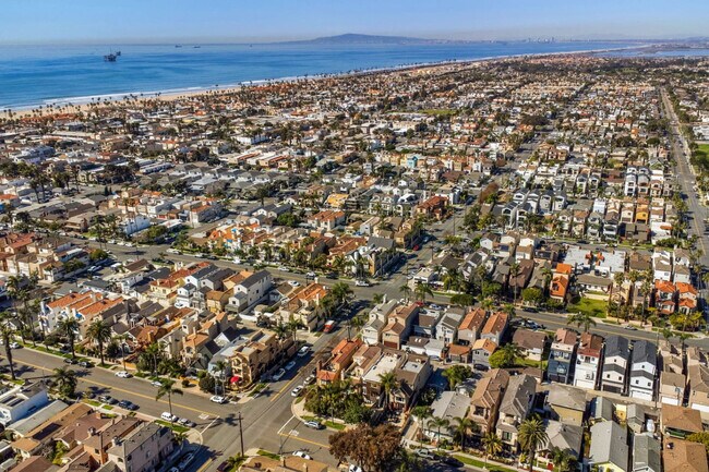 Building Photo - 603 10th St