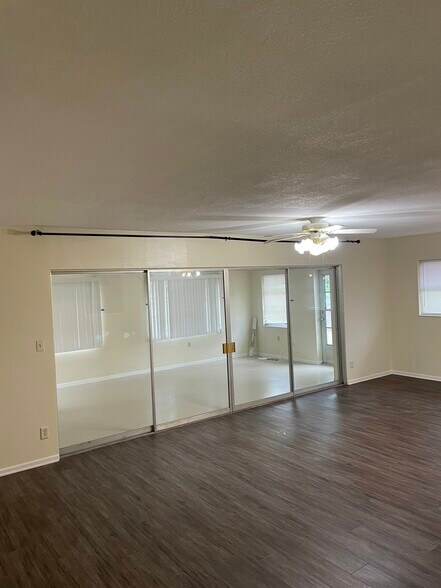 Building Photo - 6300 Mosby Pl