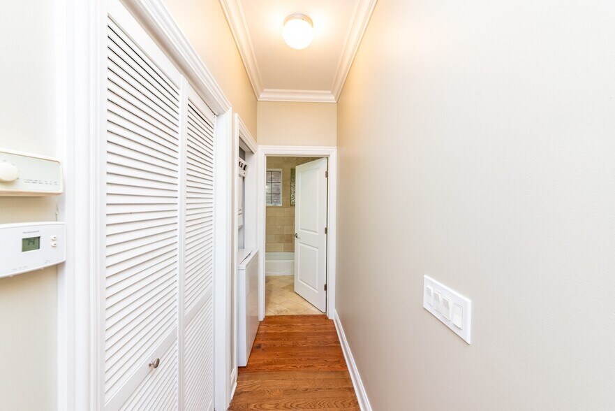 Hallway to Washer/Dryer & Bathroom 2 - 6217 S Kimbark Ave