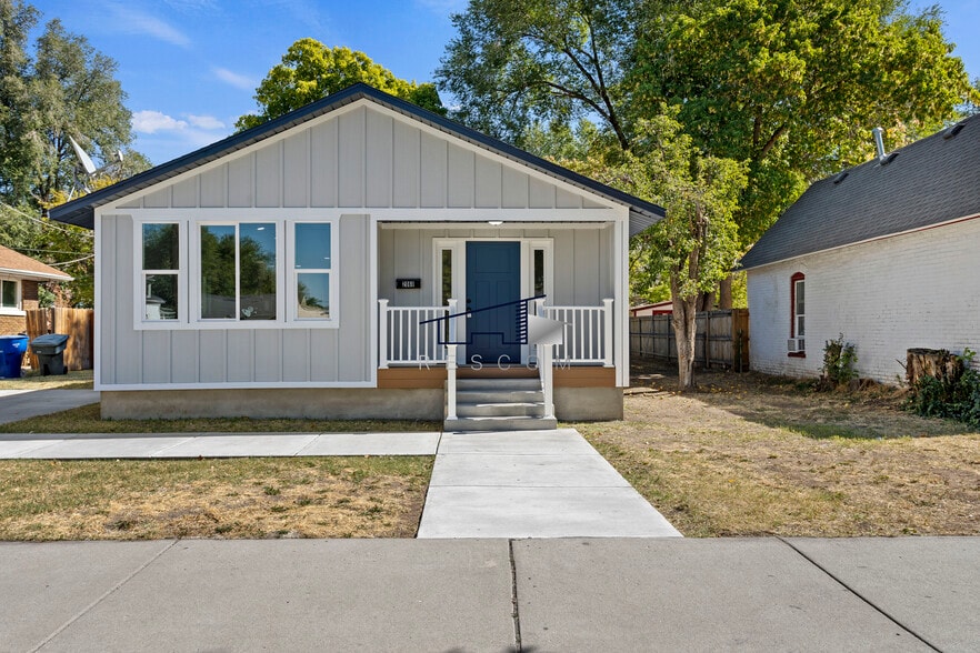 Building Photo - 2060 Jefferson Ave