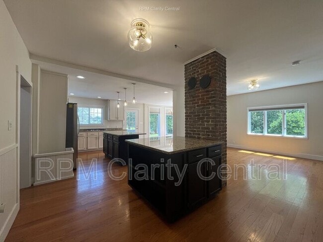 Building Photo - 1653 Berlin Station Rd