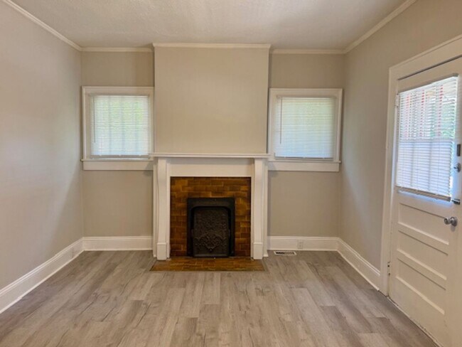 Building Photo - 939/941 S. Church St