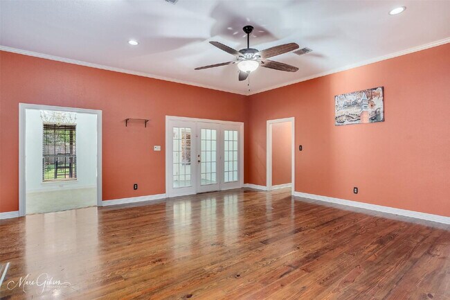 Building Photo - "Elegant 4-Bedroom Home in Bossier City with Granite Countertops & Cozy Fireplace!"