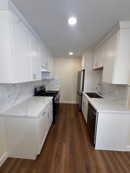 Building Photo - 15419 Cimarron Ave