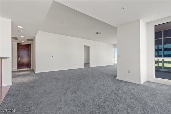 Building Photo - 4525 Dean Martin Dr