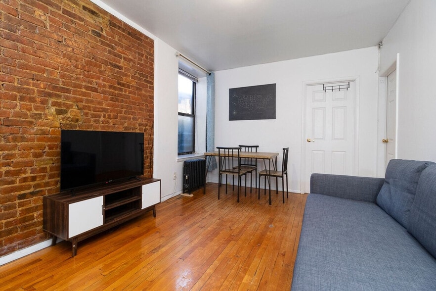 Building Photo - 1617 3rd Ave